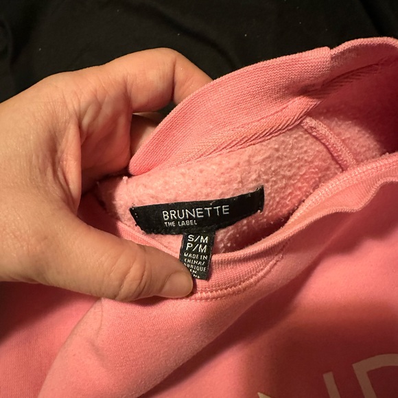 Brunette label blonde sweater. Bubblegum pink in colour. Fits like a big medium - Picture 3 of 3